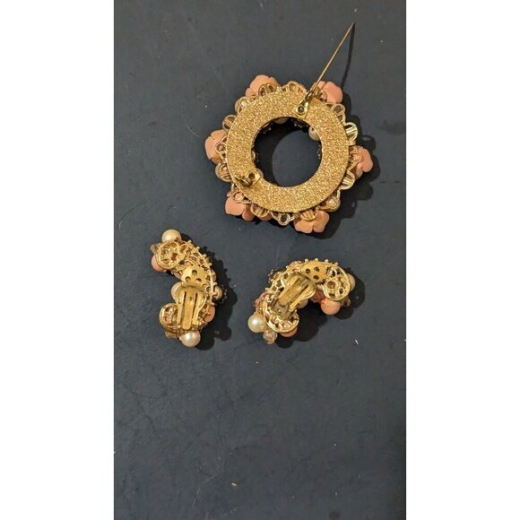 Vintage Weiss Floral Rhinestone & Pearl Brooch & Clip-On Earrings Set - Picture 5 of 7
